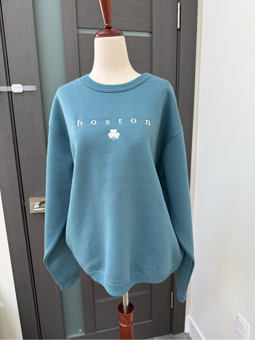 Boston Logo Crewneck Sweater in Teal